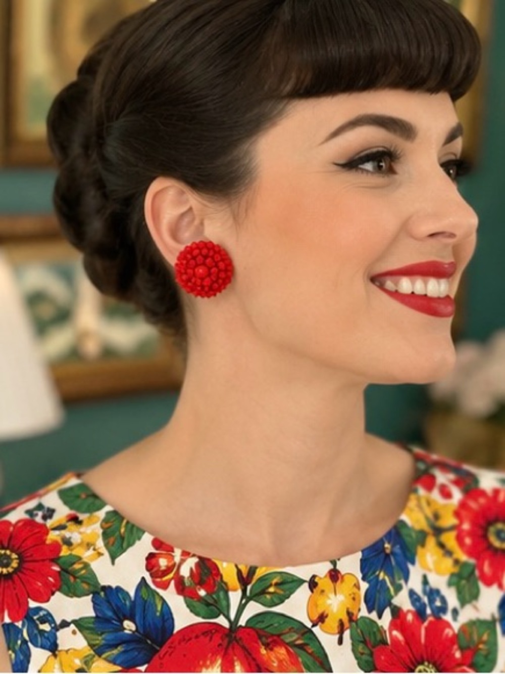 ♥️Vintage Red Berry Cluster Clip-On Earrings 1950s–1960s Era♥️